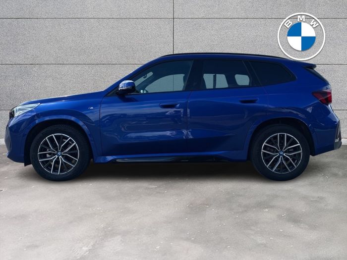 BMW iX1 2025