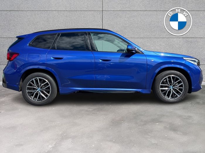 BMW iX1 2025