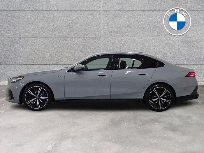 BMW i5 2025