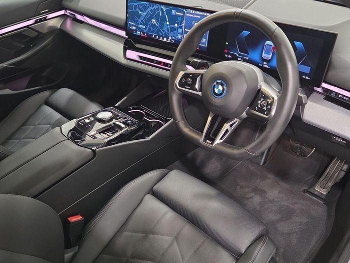 BMW i5 2025
