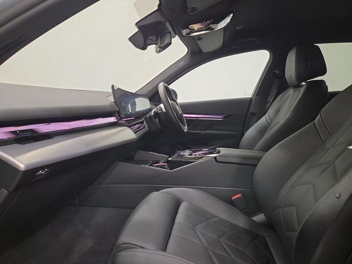BMW i5 2025