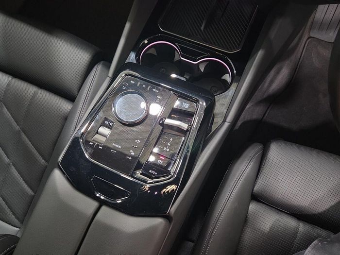 BMW i5 2025