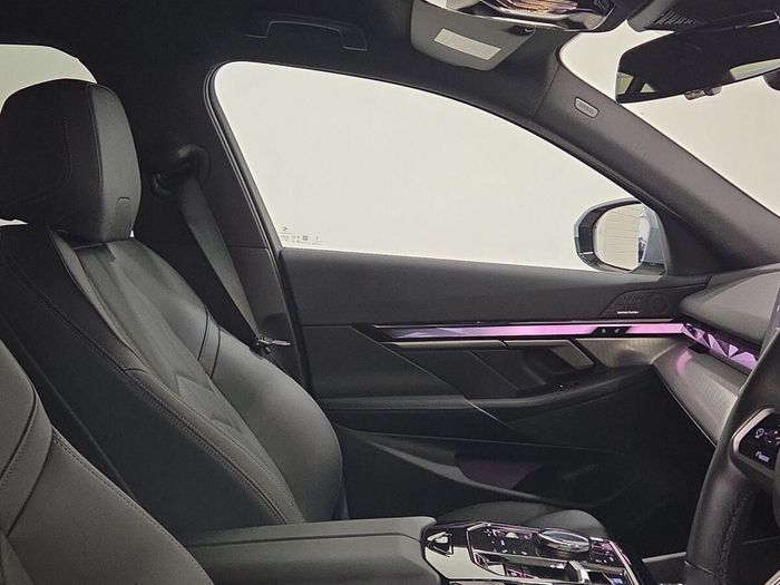 BMW i5 2025
