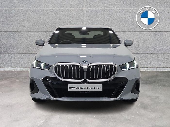 BMW i5 2025
