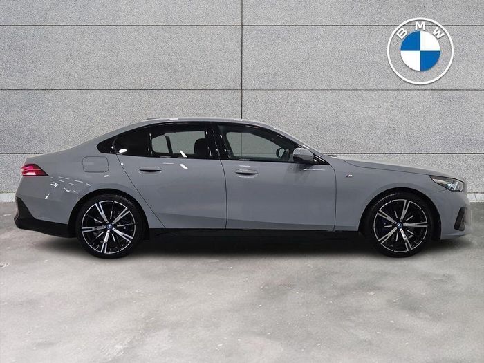 BMW i5 2025