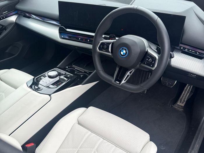 BMW 5 Series 2025