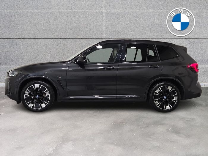 BMW iX3 2024