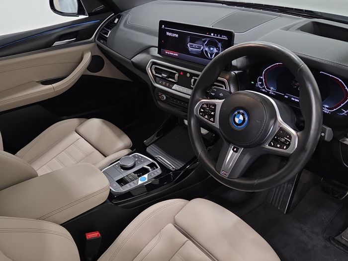 BMW iX3 2024