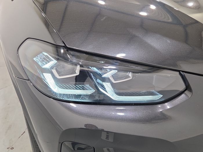 BMW iX3 2024
