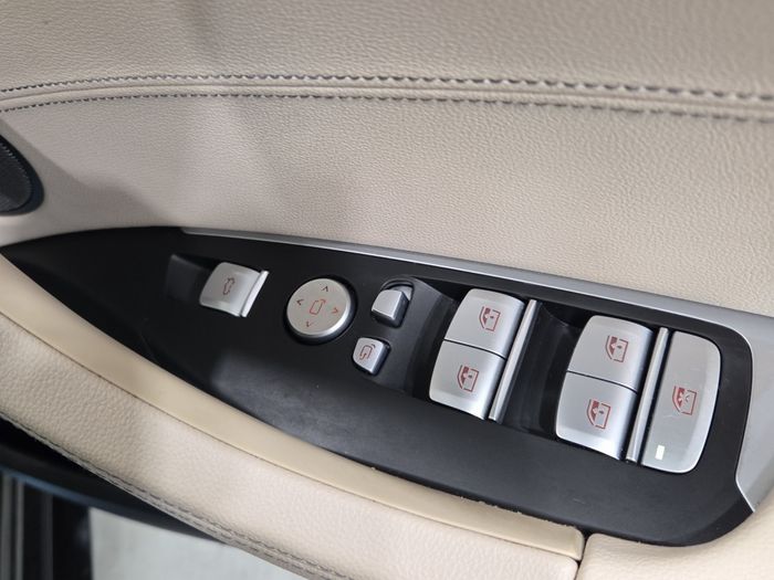 BMW iX3 2024