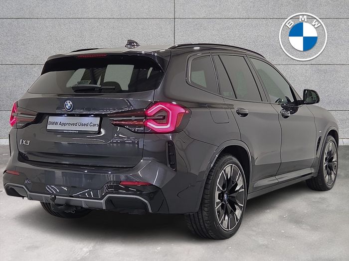BMW iX3 2024