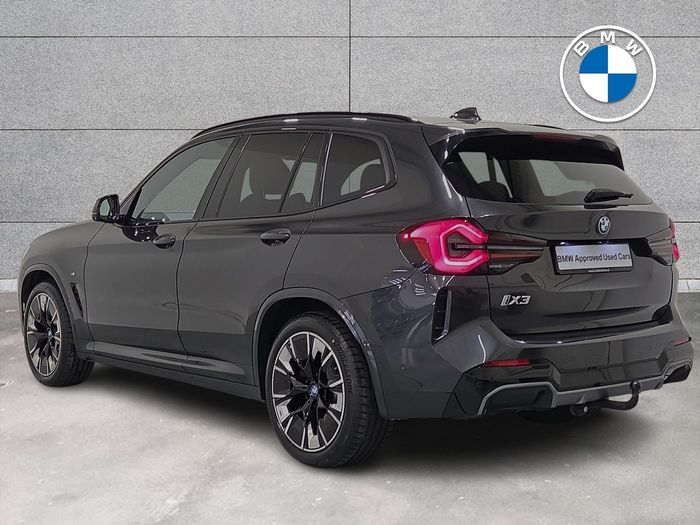 BMW iX3 2024