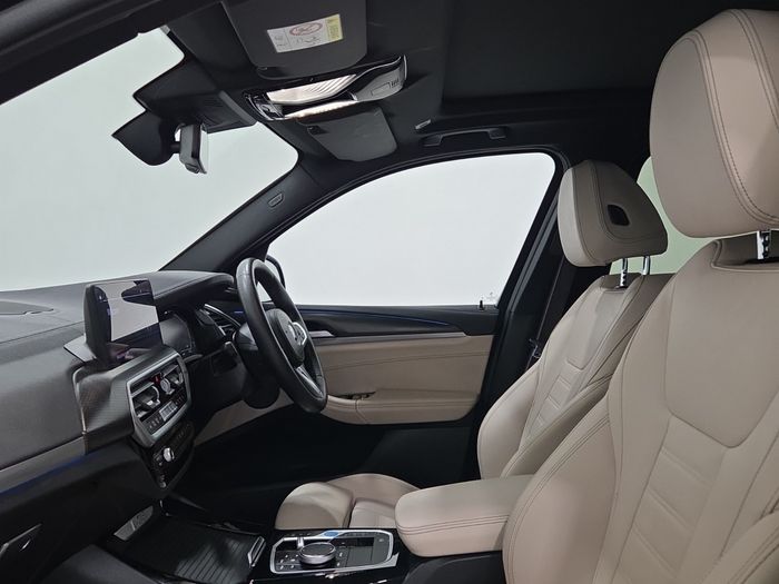 BMW iX3 2024