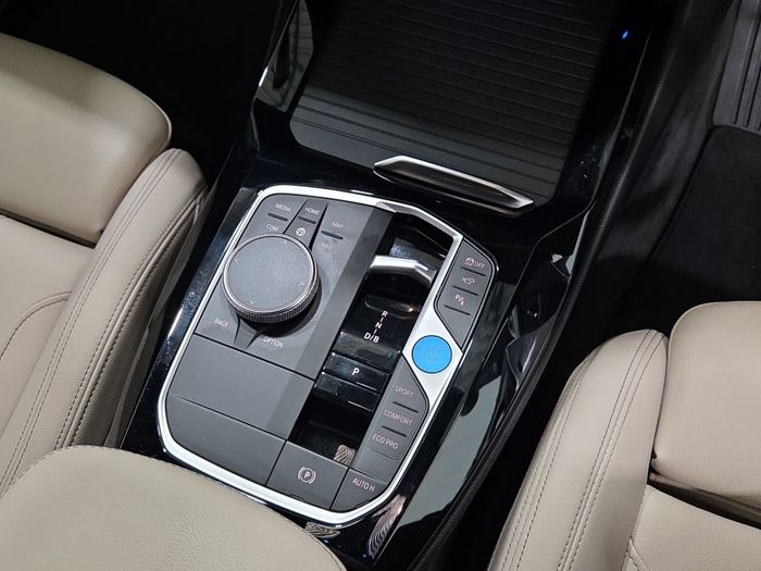 BMW iX3 2024