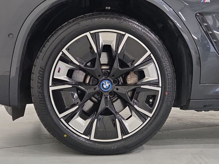 BMW iX3 2024