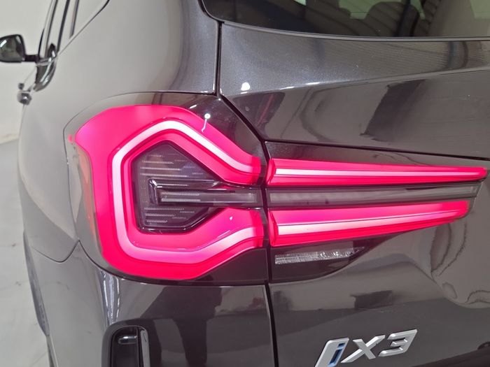 BMW iX3 2024