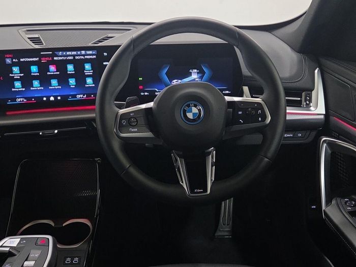 BMW iX1 2025