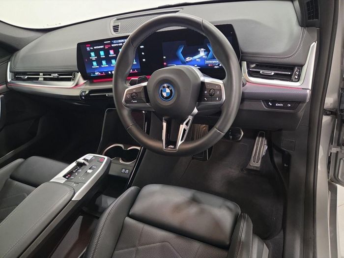 BMW iX1 2025