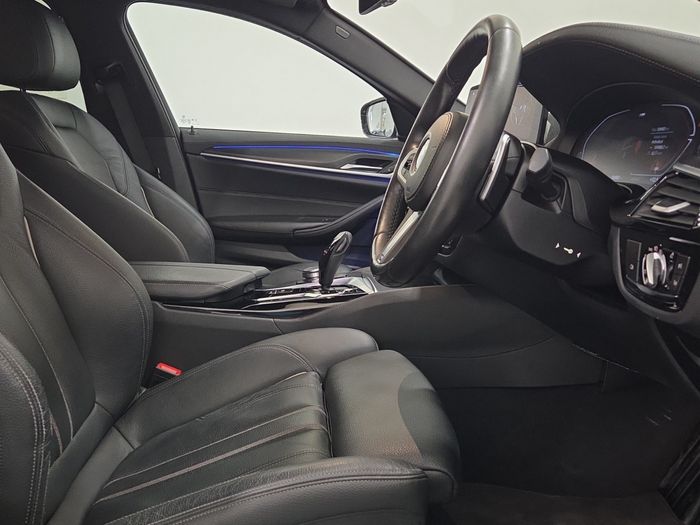 BMW 5 Series 2023