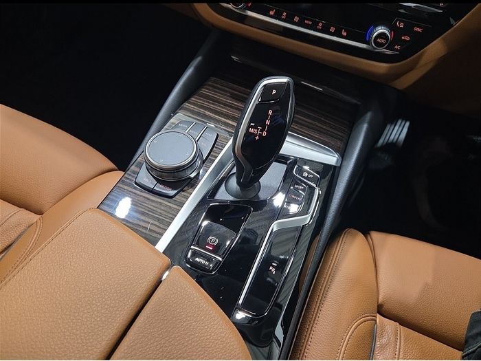 BMW 5 Series 2023