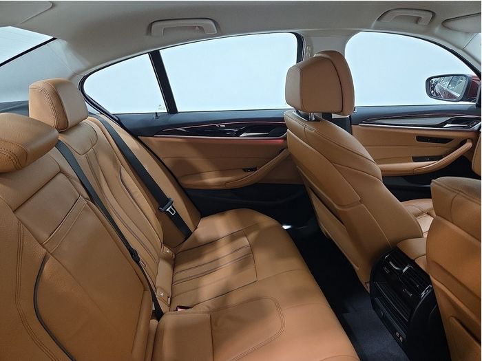 BMW 5 Series 2023