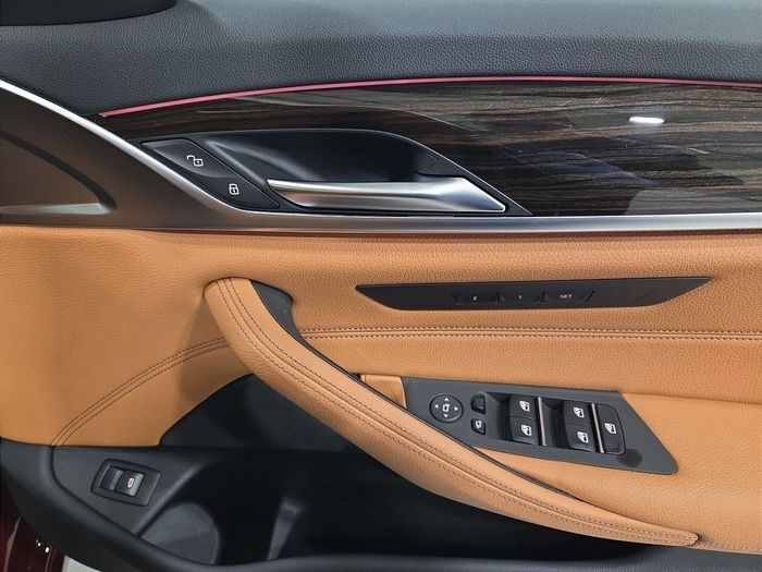 BMW 5 Series 2023