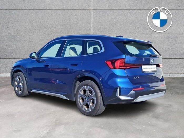 BMW iX1 2025