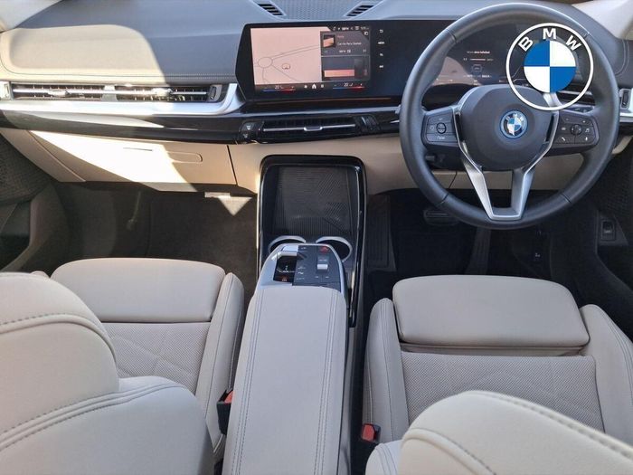 BMW iX1 2025