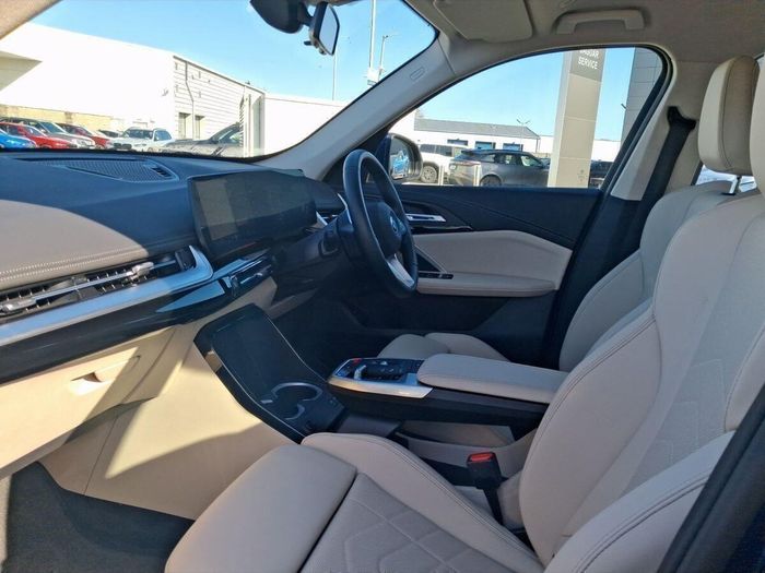 BMW iX1 2025