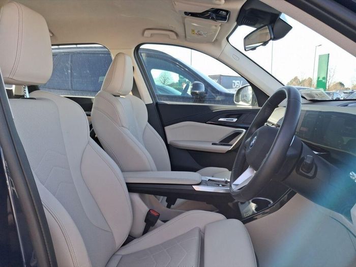 BMW iX1 2025