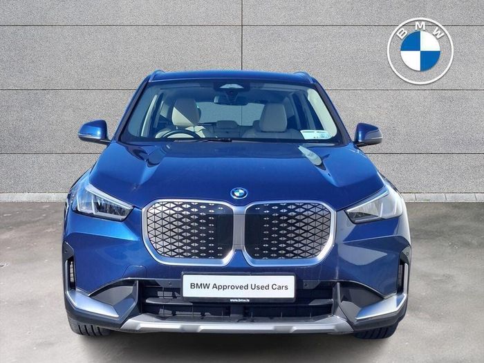 BMW iX1 2025