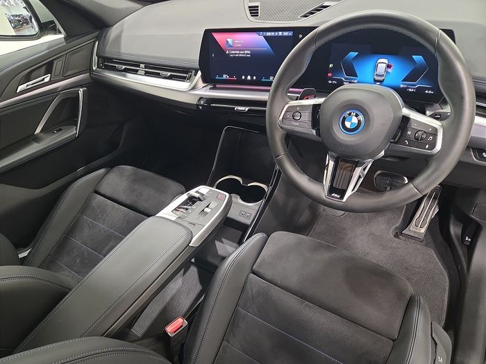 BMW iX1 2024