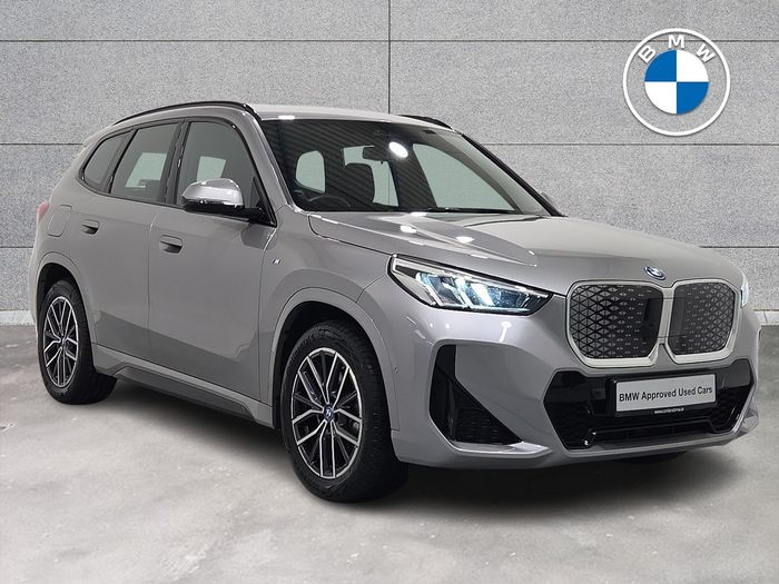 BMW iX1 2024