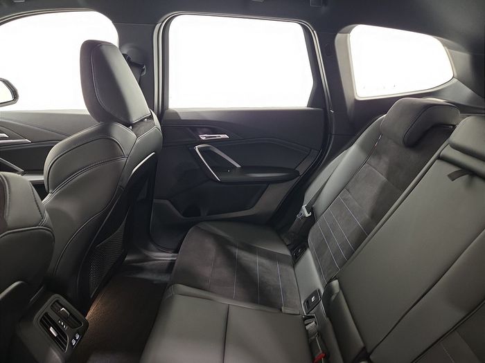 BMW iX1 2024