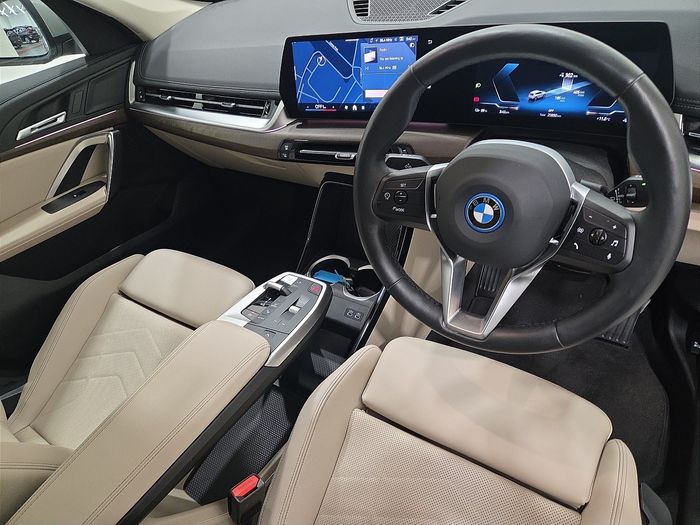 BMW iX1 2025