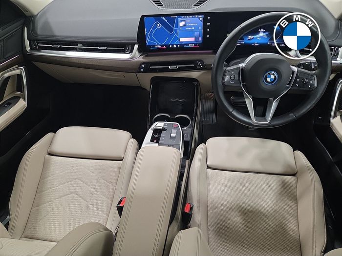 BMW iX1 2025