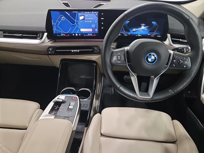 BMW iX1 2025