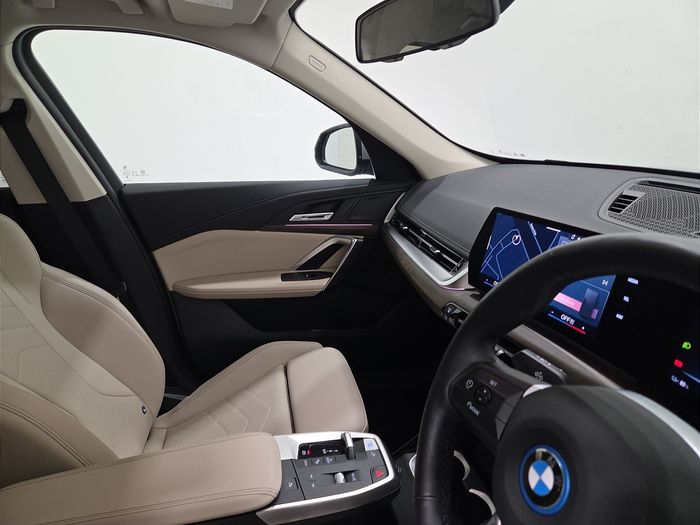 BMW iX1 2025