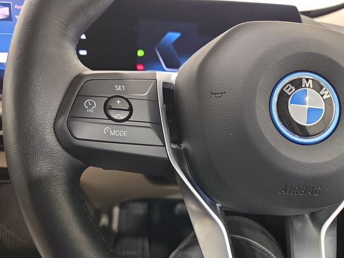 BMW iX1 2025