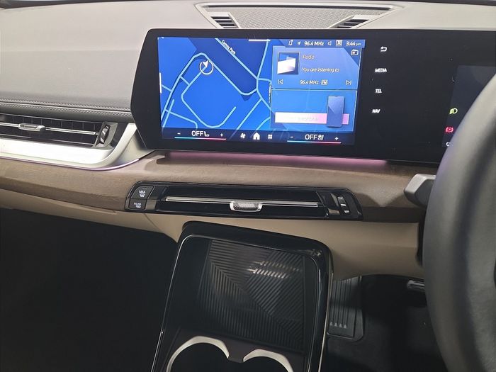 BMW iX1 2025