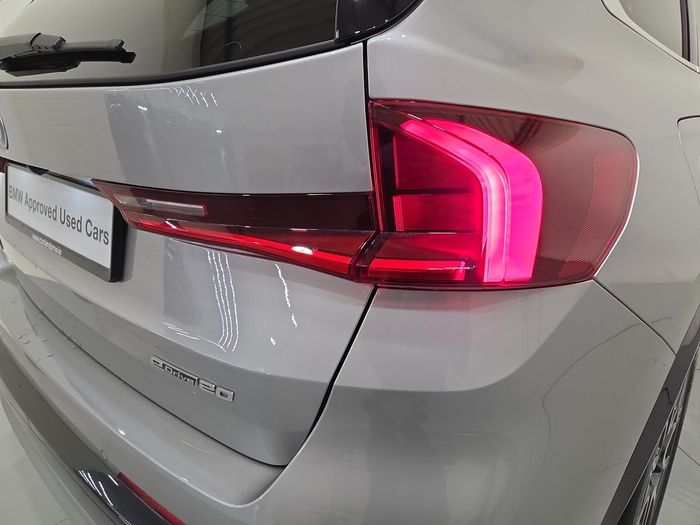 BMW iX1 2025