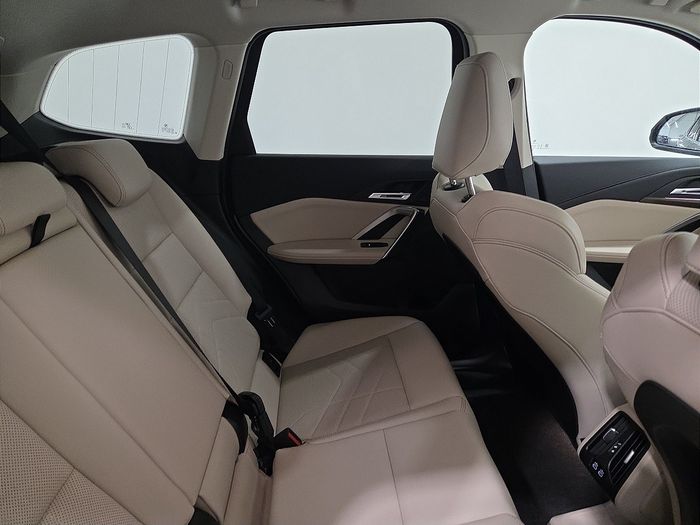 BMW iX1 2025
