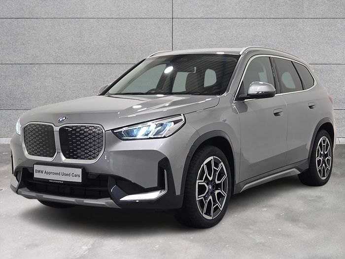 BMW iX1 2025