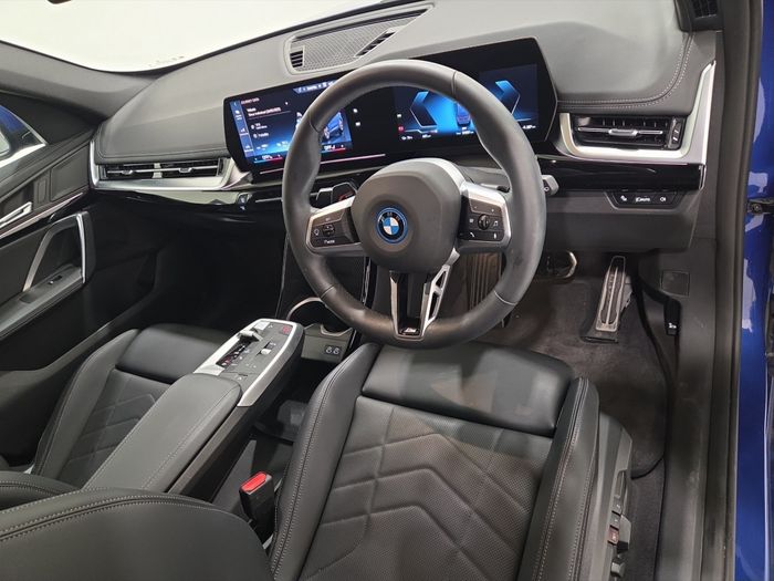 BMW iX1 2025