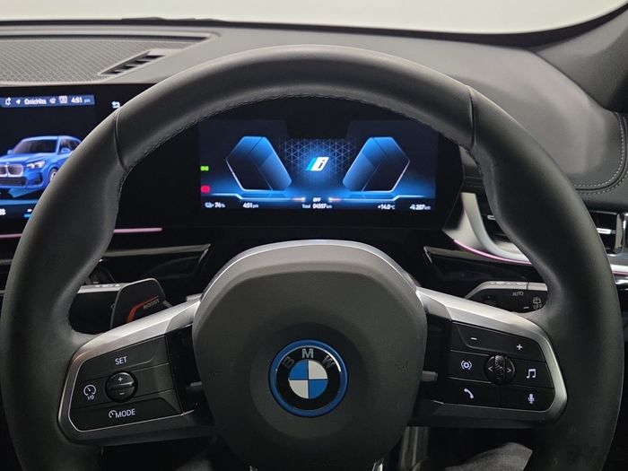 BMW iX1 2025