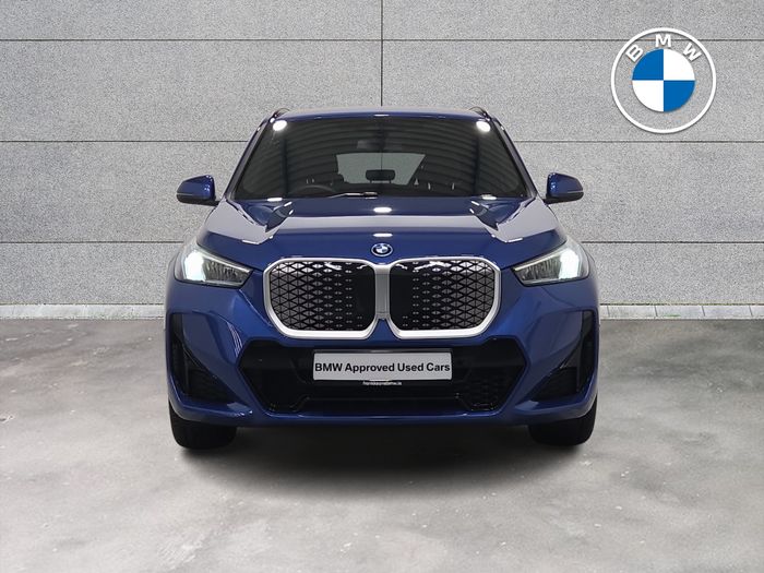BMW iX1 2025
