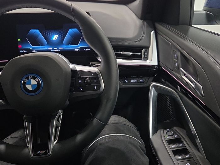 BMW iX1 2025