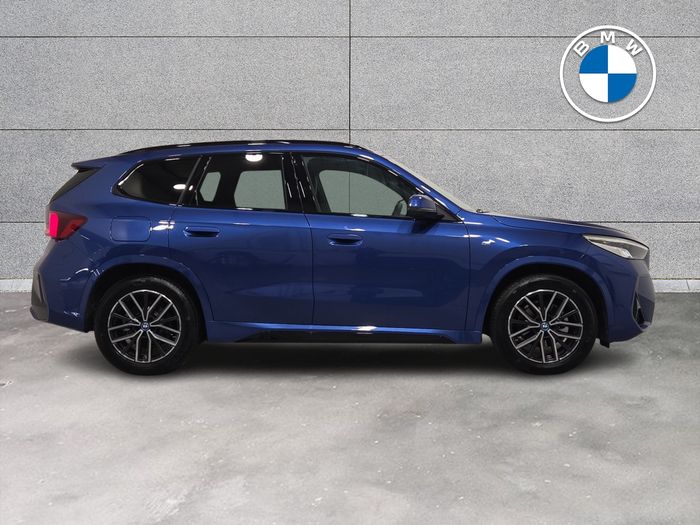 BMW iX1 2025
