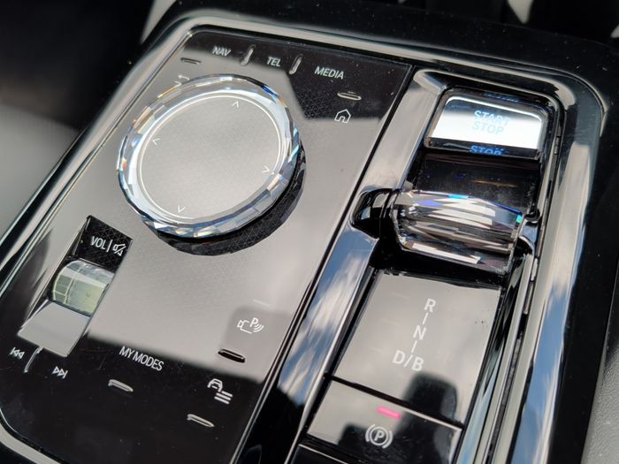 BMW i5 2024