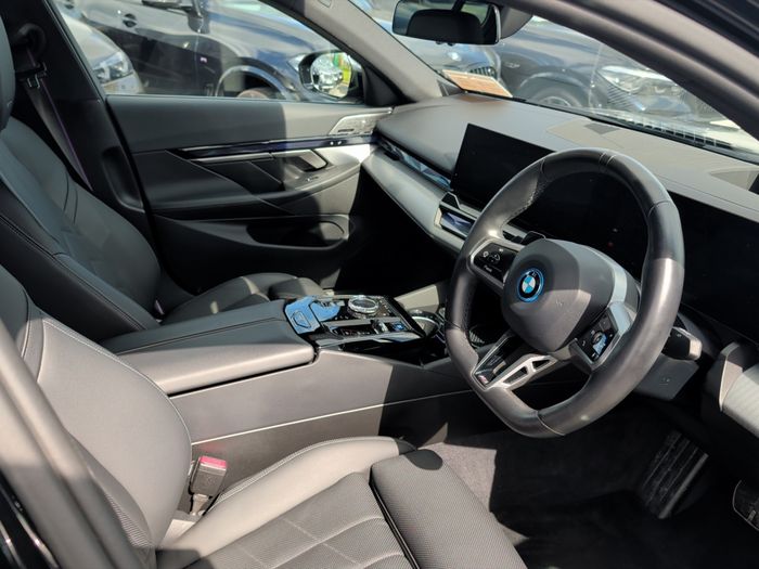 BMW i5 2024